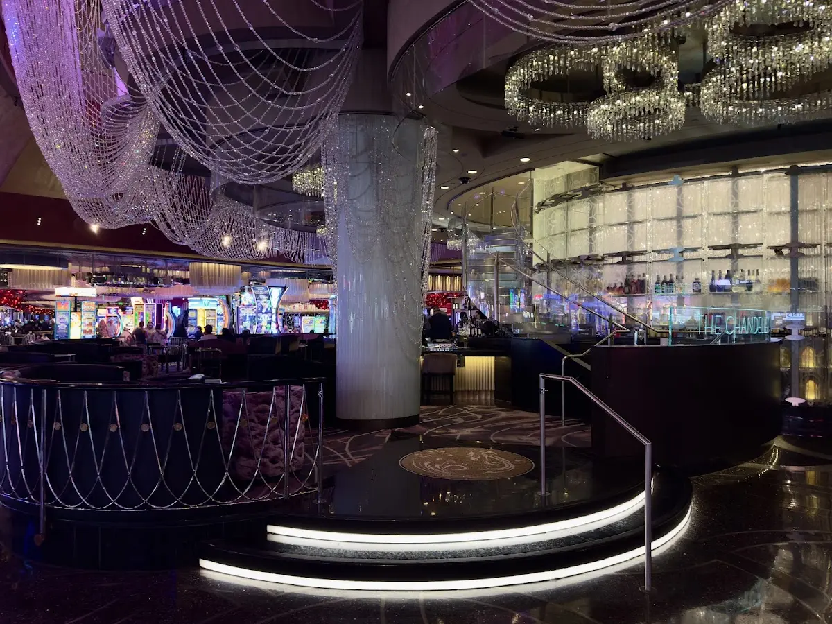 Vegas Happy Hours Open Right Now: How to Find Them