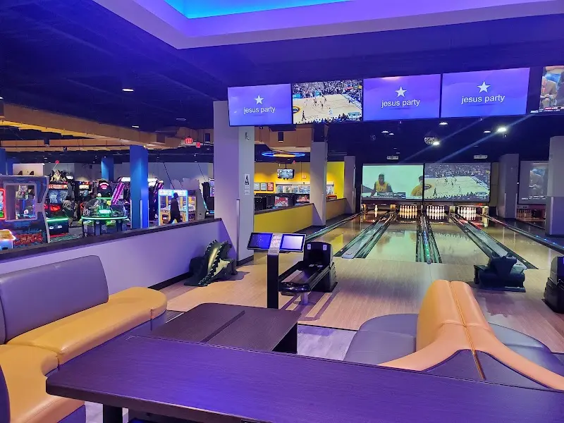 Bowling Bar