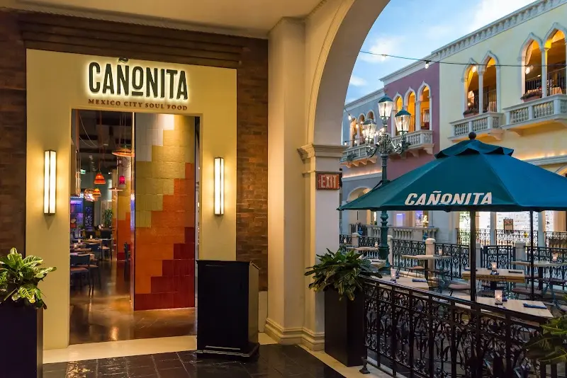 Canonita happy hour in The Strip, Las Vegas