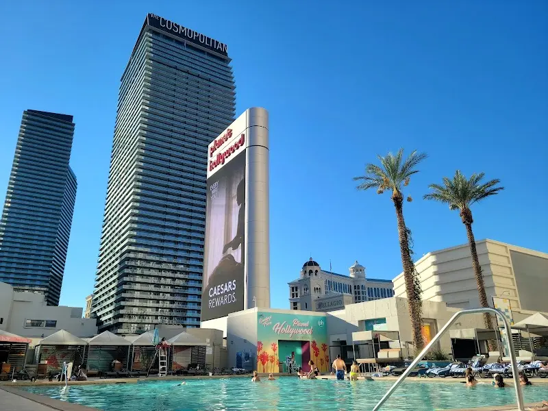 Scene Pool Deck & Bar